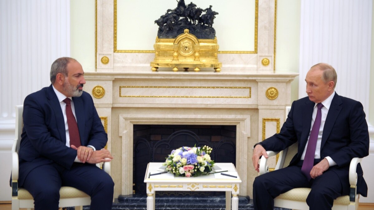 Vladimir Putin Nikol Paşinyanı qəbul edib - Vimarsana News