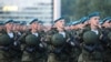 Беларускія вайскоўцы на дзяржаўным парадзе ў Дзень Незалежнасьці 3 ліпеня
