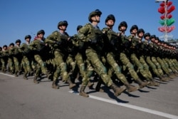 Минск орталығындағы әскери парад. 9 мамыр 2020 жыл.