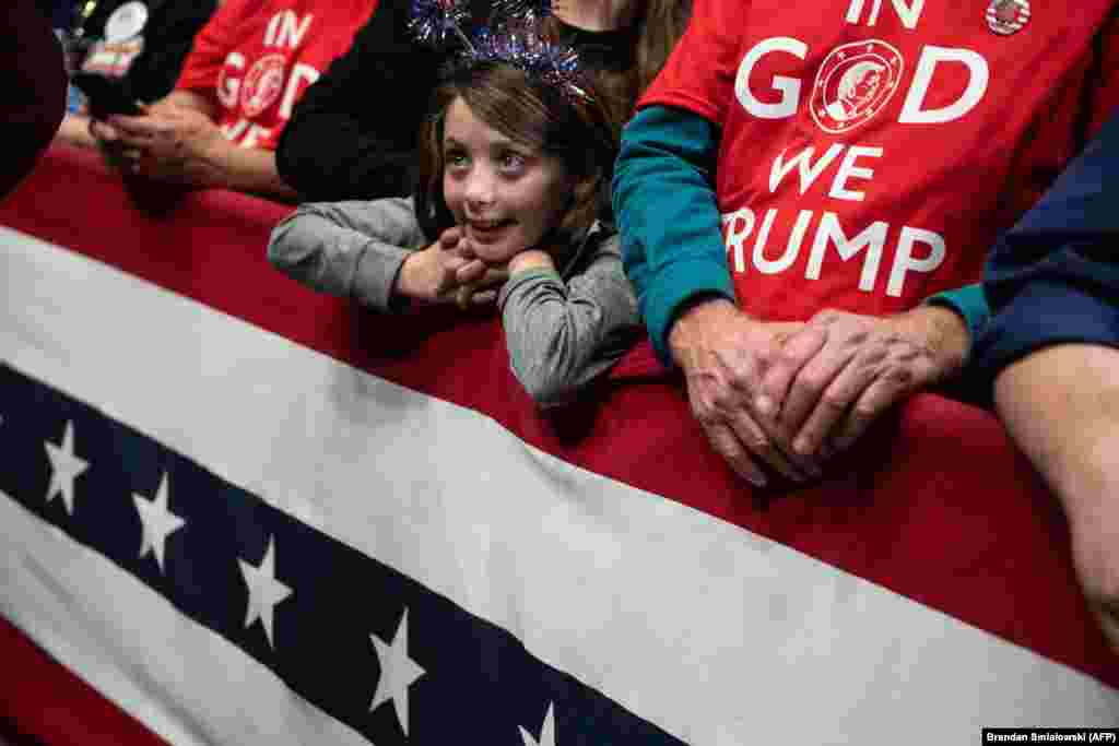 A young girl at a rally for U.S. President Donald Trump in Charlotte, North Carolina. (AFP/Brendan Smialowski)