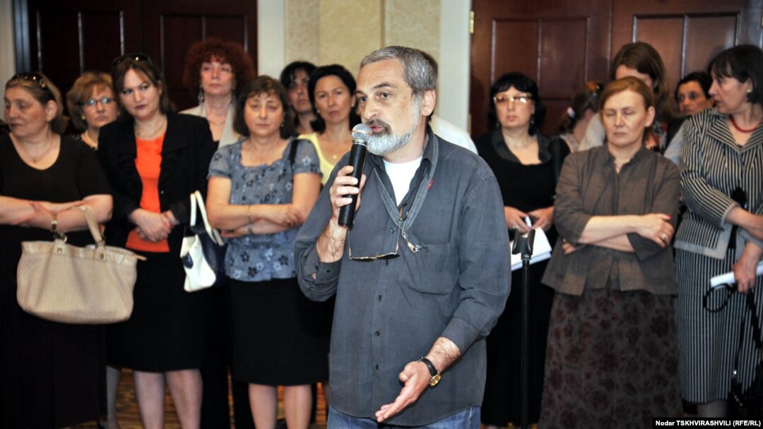 60 бывших представителей этой организации подчеркивают, что решение уйти с работы они приняли без какой-либо политической мотивации