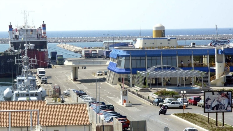 Абазовиќ - Шверцот на цигари преку пристаништето Бар е клинички мртов 