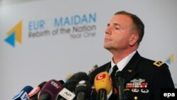 Командувач американських сил у Європі генерал-лейтенант Бен Годжес