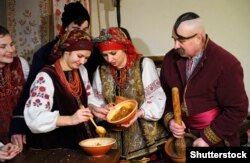 Реконструкція українських народних традицій, підготовка і відзначення Різдва. Київ, 4 січня 2018 року
