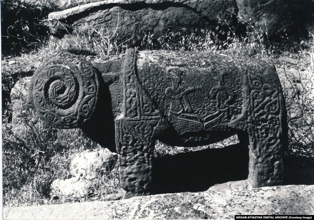 One of several mysterious stone rams in the Julfa cemetery, photographed in 1915.