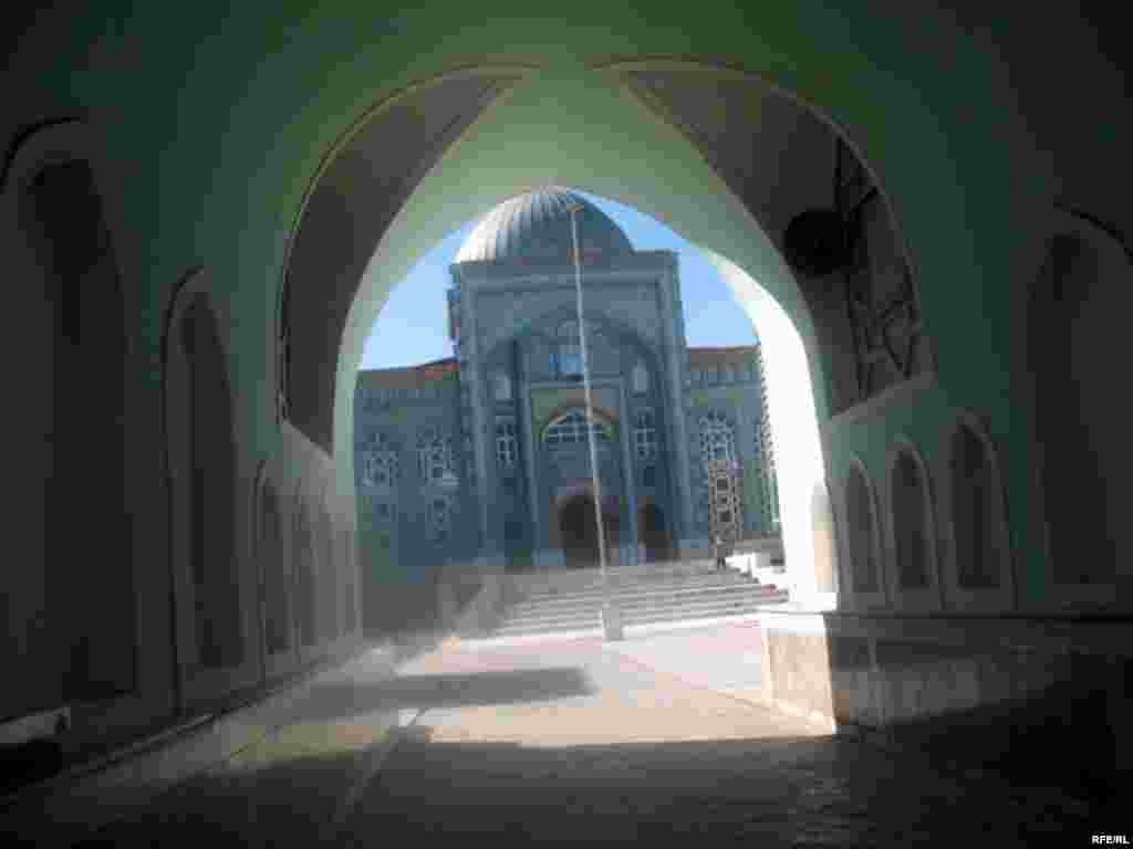  Зоҳири пешвоёни динӣ #17