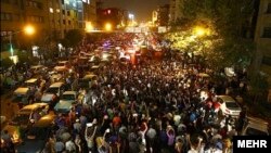 Сторонники Хасана Роухани празднуют в Тегеране его победу на президентских выборах