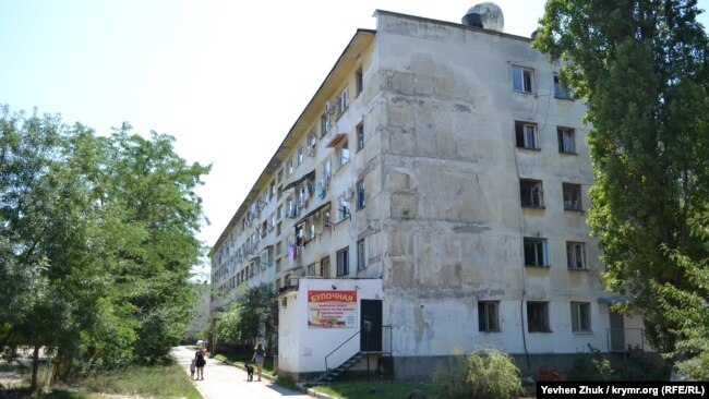 Севастопольское общежитие на проспекте Генерале Острякова, 39. Июль 2019 года