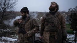 Дмитро «К2» та Денис «Барс» – у цивільному житті кухар та помічник машиніста тепловоза – 130 днів тримали позицію в районі Костянтинівки. Піхотинці розповіли Радіо Свобода про страх з першого бою, про відбиття штурмів, тактику та поневіряння, виживання взимку та вихід із позиції