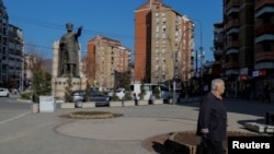 Mitrovica e Veriut.