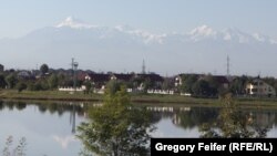 Ingushetia/Russia -- A view of mountains over Nazran, 29Sep2011