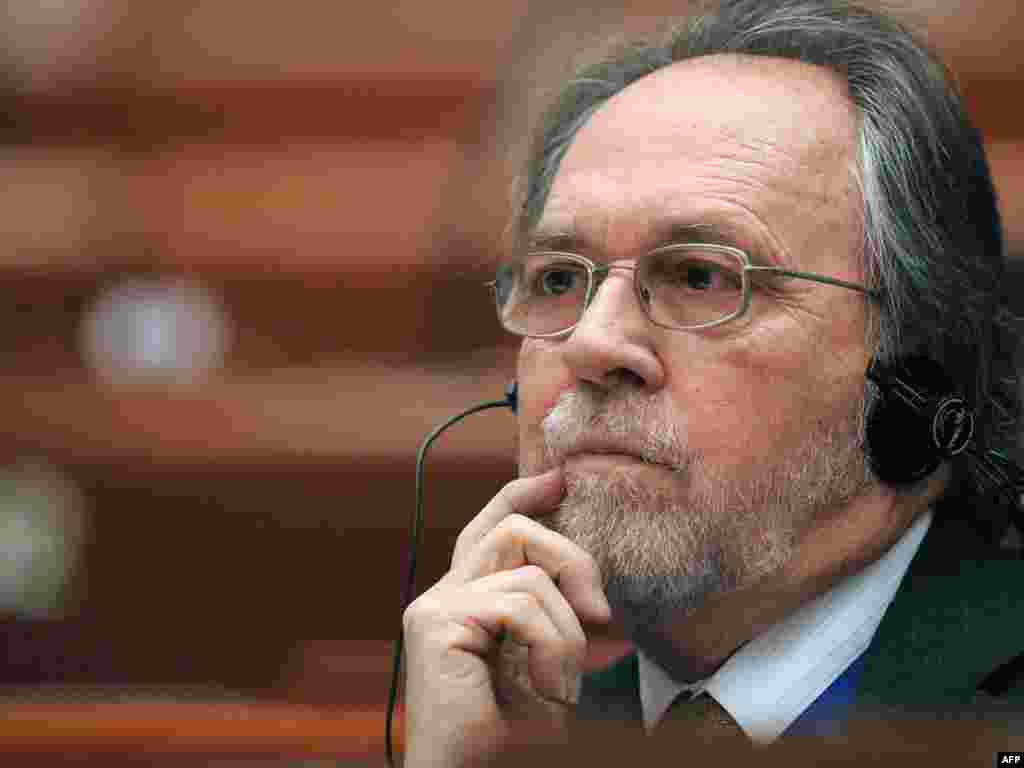Francuska - Švicarski senator Dick Marty koji je podnio izvještaj Savjetu Europe o trgovini ljudskim organima na Kosovu prisustvuje debati u Strasbourgu, 25.01.2011. Foto: AFP / Frederick Florin