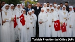 Turski predsednik tokom posete Novom Pazaru u oktobru 2017. godine