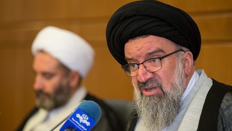 احمد خاتمی پس از سه هفته انتشار یک نامه درباره «تعیین جانشینی» خامنه‌ای را تکذیب کرد