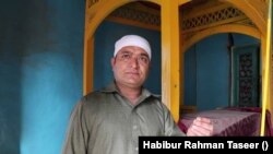As other members of his community flee to India, Raja Ram is staying behind to look after the Hindu temple in Ghazni.