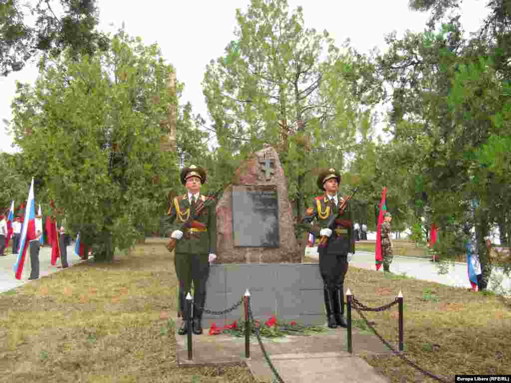 У Кицканского плацдарма;