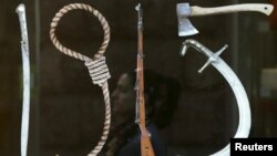 У ерэванскім музэі — экспанаты з подпісам «інструмэнты генацыду».