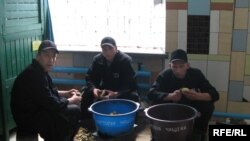 Украина ҳибсхонасида қолаëтган ўзбекистонлик қочқинларнинг учтага етгани айтилмоқда.