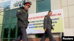 Сотрудники милиции в Душанбе.