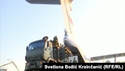 Вивантаження з російського літака ракетної системи С-400. Сербія, Батайніца, 25 жовтня 2019 року
