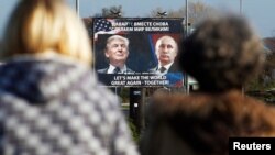 Ілюстративне фото. Рекламний щит із зображенням Дональда Трампа (л) і Володимира Путіна