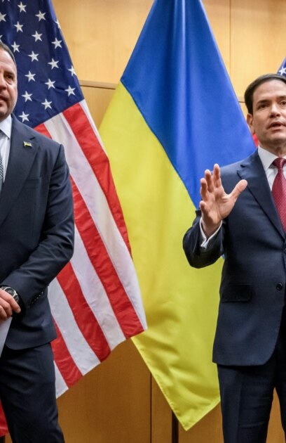 Делегации на САЩ и Украйна водени от американския държавен секретар