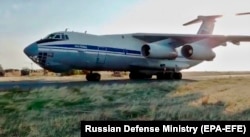 Un avion de transport militar rusesc Il-76