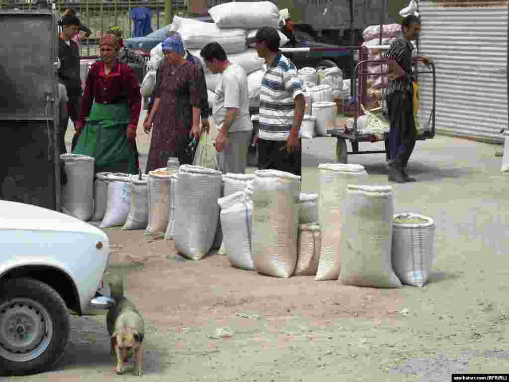 Bazaryň hususy teleke&ccedil;ilere degişli b&ouml;legi