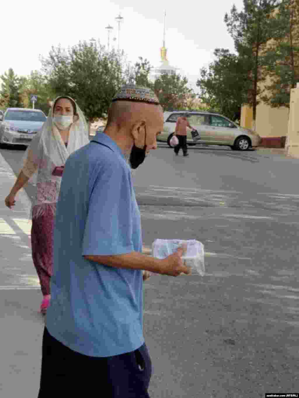 Dermanhanadan gerek dermanlaryny alyp çykan aşgabatly. 2021.