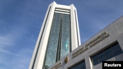 Здание мажилиса парламента Казахстана.
