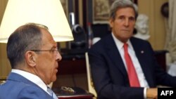 Secretarul de stat american John Kerry la întîlnirea cu ministrul rus de externe Sergei Lavrov
