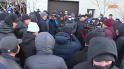 «Пусть не трогают нас!» Протесты владельцев машин с российскими номерами