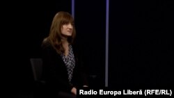 Alina Andronache la o dezbatere în studioul Europei Libere