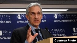 RFE/RL President Jeffrey Gedmin discusses his recent trips to Afghanistan and Pakistan at The New America Foundation, June 24, 2010