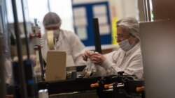 Petnaestak destilerija ponudilo se da u trenutku krize svoju proizvodnju preusmeri i umesto pića proizvode sredstva za dezinfekciju