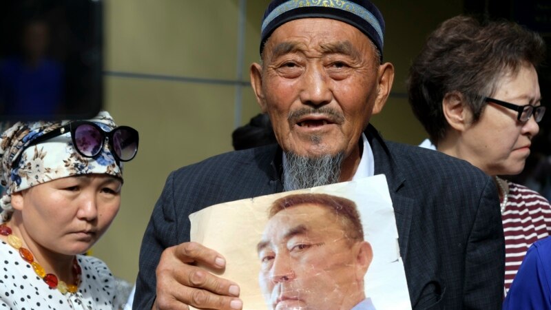 Кыргызстан Кытайдын Шинжаңдагы саясатын колдоп чыкты
