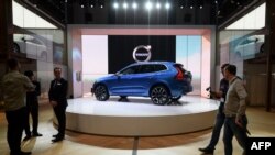 Автомобиль Volvo XC60 на выставке в Женеве.

