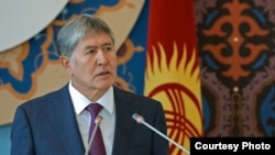 Қырғызстан президенті Алмазбек Атамбаев.