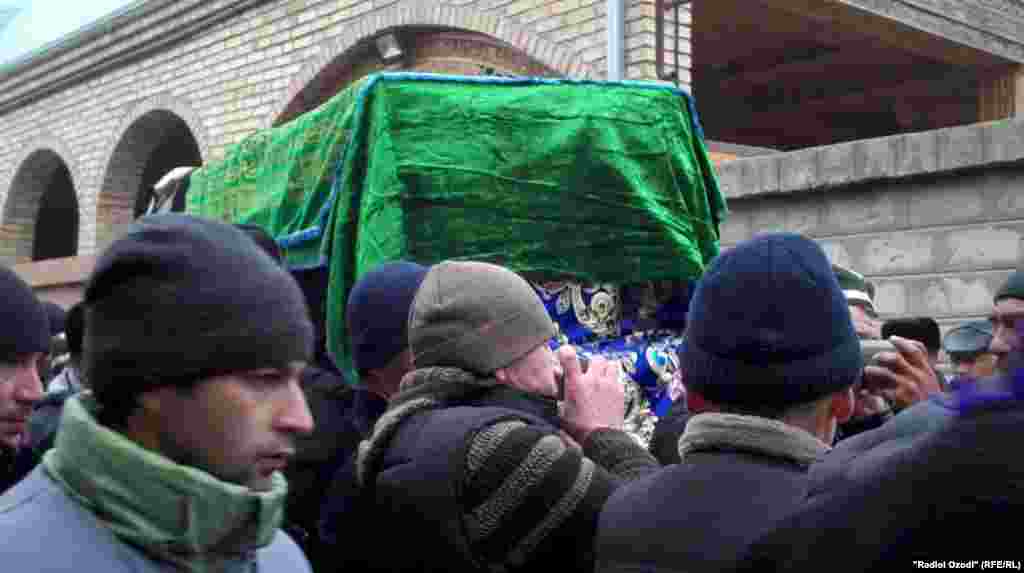Tajikistan -- Funeral Faiziniso Vohidova, tajik famous human rights defender, Bobojon Ghafurov district, 4Jan2019