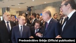 Premijer Bugarske Bojko Borisov sa predsednicima Rusije Vladimirom Putinom, Turske Redžepom Tajipom Erdoanom i Srbije Aleksandrom Vučićem tokom svečanosti otvaranja "Turskog toka" u Istanbulu