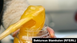 Кыргызстанда өндүрүлгөн бал.