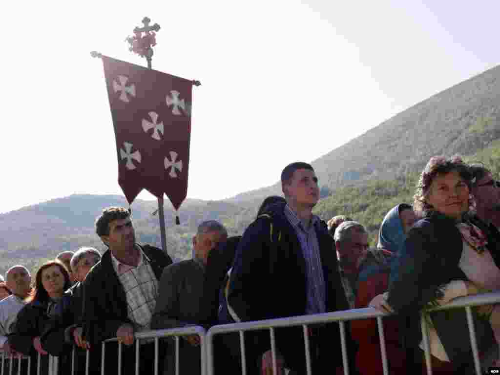 Ustoličenje patrijarha Irineja u Pećkoj patrijaršiji - EPA/VALDRIN XHEMAJ 