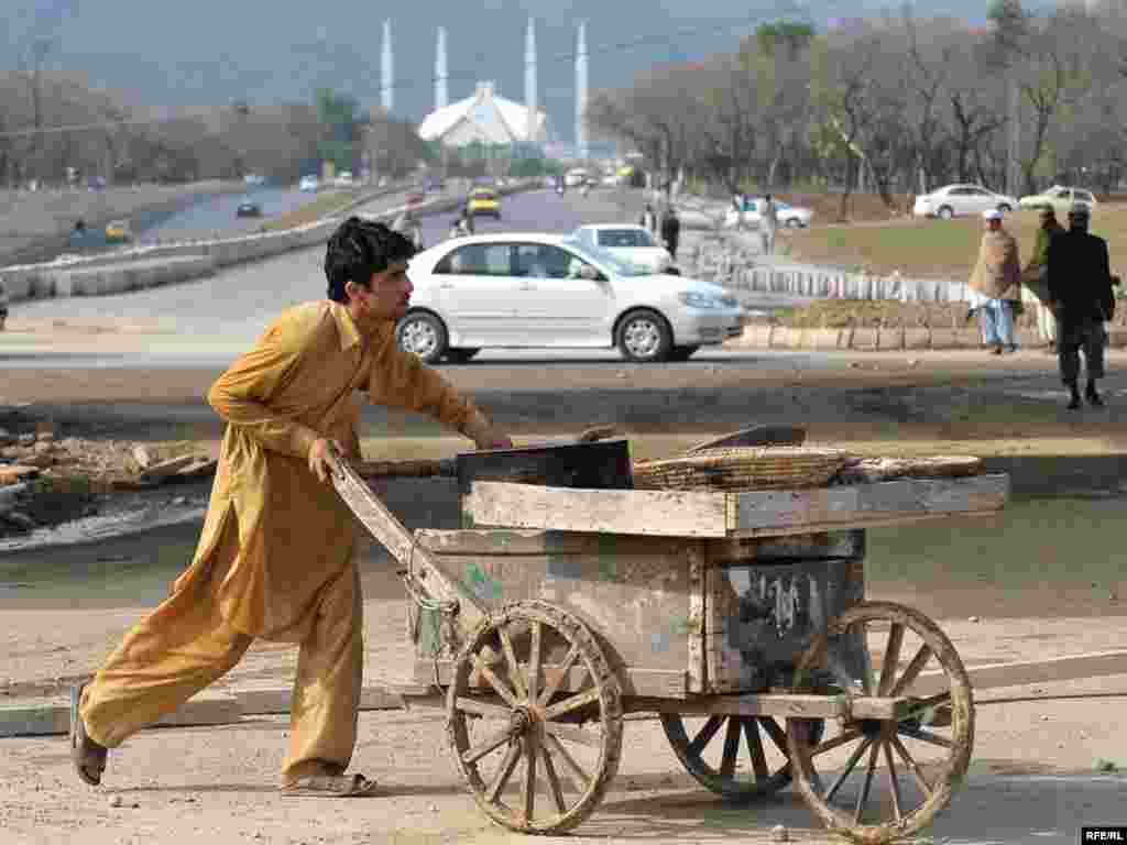 Масҷиди Сурх пас аз ду сол #12