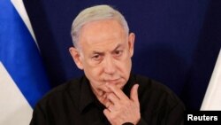 Premierul israelian Benjamin Netanyahu într-o conferință de presă la Tel Aviv, 28 octombrie 2023. (foto ABIR SULTAN/via REUTERS)