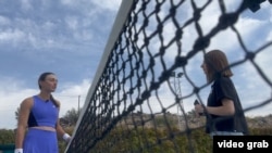 Russia-born Armenian tennis player Elina Avanesyan (L) and RFE/RL Armenian Service correspondent Marine Khachatrian