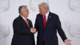 ABŞ-nyň prezidenti Donald Tramp (sagda) we Wengriýanyň premýer-ministri Wiktor Orban. 13-nji oktýabr, Müsür.