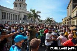 صحنه‌ای از تظاهرات ضددولتی روز یکشنبه در هاوانا