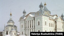 Orenburg regionynyň Saraktaş şäherinde ýerleşýän Mukaddes Üçlük ybadathanasy
