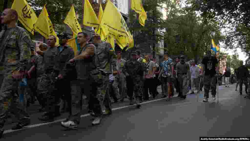 Колона бійців та волонтерів батальйону&nbsp;​&laquo;​Айдар&raquo;