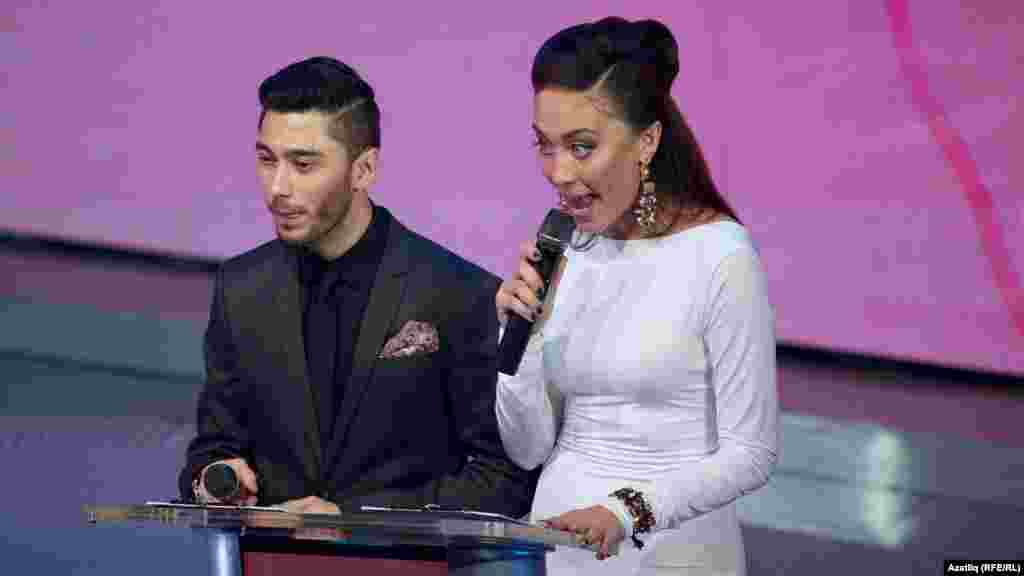 &quot;Татар җыры 2014&quot; фестивале алып баручылары Айваз Садыйров һәм Гөлназ Сәфәрова